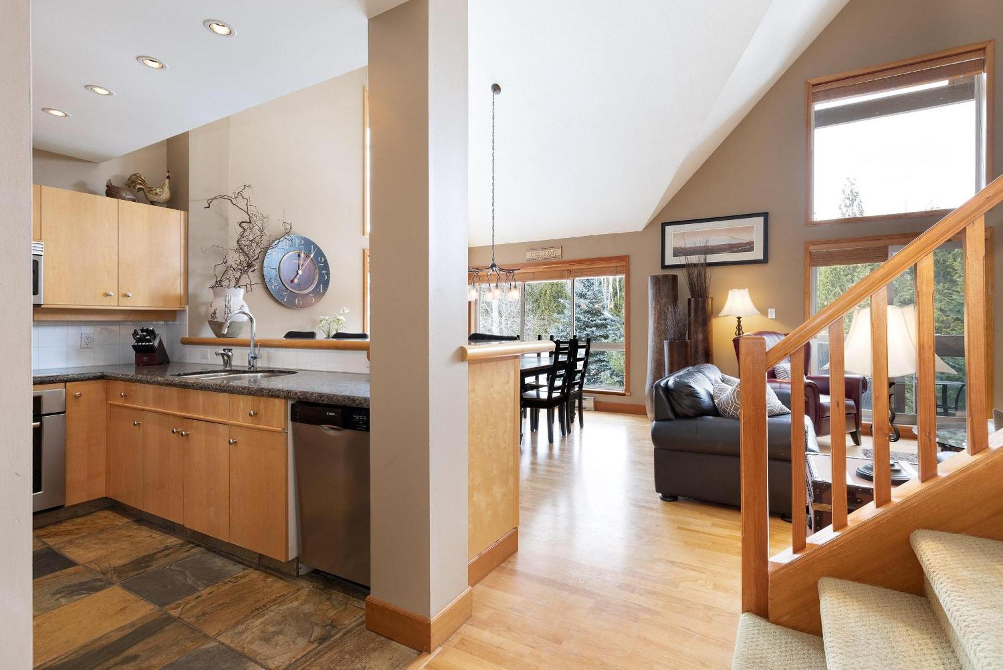 Alpine Greens 8 | Bright Townhome Near Blackcomb, Walk Or Shuttle To Skiing, Secure Parking Whistler Esterno foto